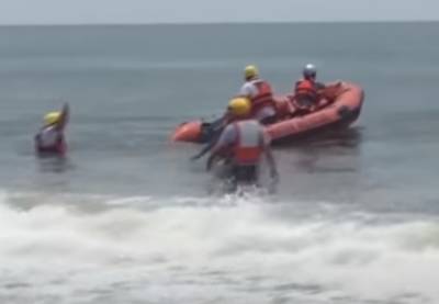ЧП на украинском курорте: детей отнесло в открытое море, младшему всего 7