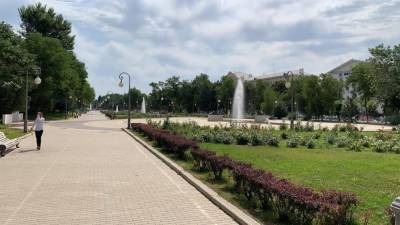 В Астрахани включили фонтаны на площади Ленина