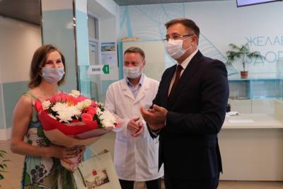 Петербурженка получила «Айфон» за прививку от коронавируса