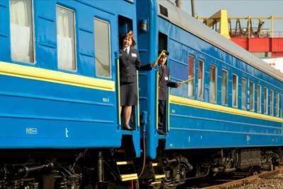 "Укрзализныця" ко Дню Конституции запускает дополнительные поезда
