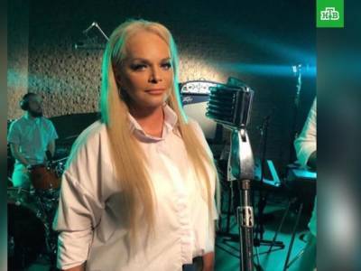 Певица Лариса Долина заболела COVID-19 и потеряла обоняние