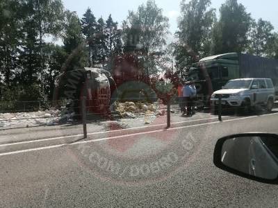 В Смоленском районе в жестком ДТП пострадал водитель грузовика