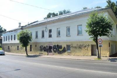 От рук вандалов пострадало историческое здание в Серпухове