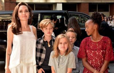 Почему врачи посмели сделать такое с дочерью Джоли