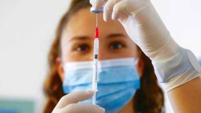 Все одобренные COVID-вакцины эффективны против штамма "Дельта", - Минздрав