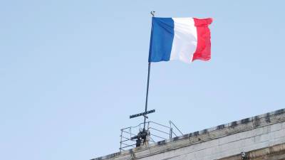 Посольство Франции в России приостановило приём заявок на продление шенгена