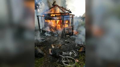В пожаре в Гатчине сгорел человек