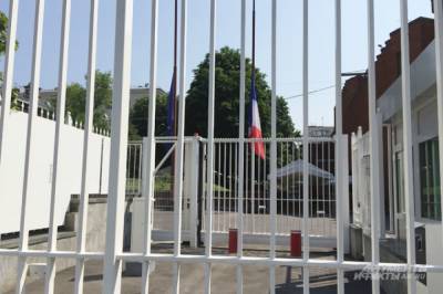 Франция остановила прием заявок на продление пятилетнего шенгена россиянам