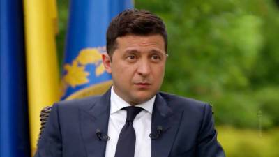 О соперниках, минских соглашениях и стене с Донбассом: президент Украины нащупал дно
