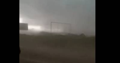 Обрывало провода и срывало билборды: Ровно накрыли ливни и песчаная буря (фото, видео)