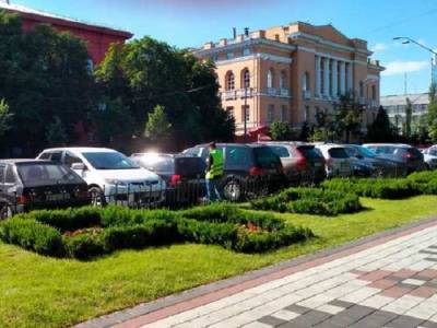 В Киеве поменяли правила парковки