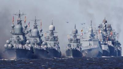 ВМФ России проведет учения рядом с авианосной группой Великобритании