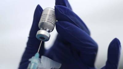 Фармрегулятор США расширил предупреждения к вакцинам Pfizer и Moderna