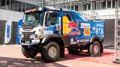 Команда "КАМАЗ-мастер" презентовала новый спортивный грузовик