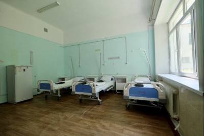 Новосибирец выпал из окна коронавирусного госпиталя