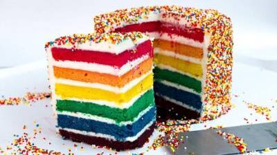 Как испечь торт гордости с коржами всех цветов радуги: пошаговый израильский рецепт