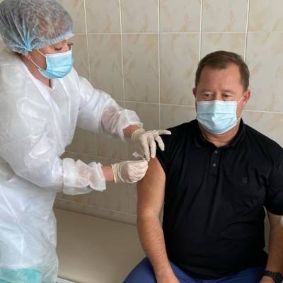 Переболевший коронавирусом министр здравоохранения Кузбасса вакцинировался