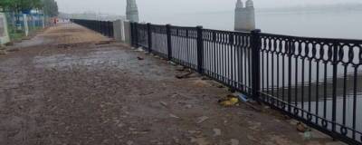 В Перми сильный ливень повредил склон набережной Камы