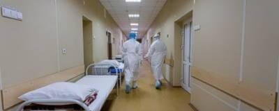 В Новосибирске пациенты с COVID-19 лежат в коридорах больниц