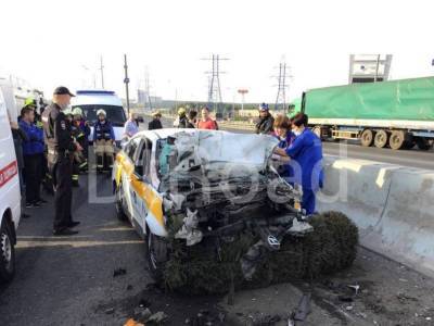 В Москве таксист-неадекват протаранил поливальную машину – погибли все пассажиры, включая ребенка