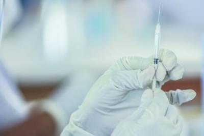 В гражданский оборот поступили первые серии вакцины «Спутник Лайт»