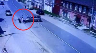 Столкновение "Лады" и мопеда в Порецком районе попало на видео