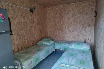 В Седово отдыхающим предлагают поселиться в «будках»: ФОТО