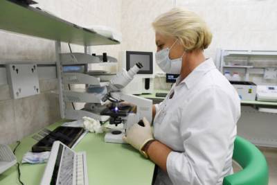 В лаборатории Петербурга выстраиваются очереди за тестом на антитела