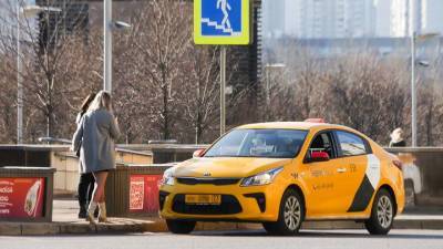 Таксопарк погибшего в ДТП в Москве водителя такси инициировал проверку