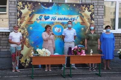 Мэр Рязани Елена Сорокина посетила выпускной в школе №16