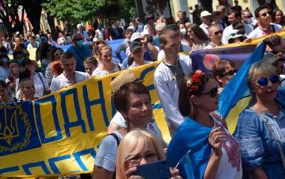 В Одессе прошел марш вышиванок