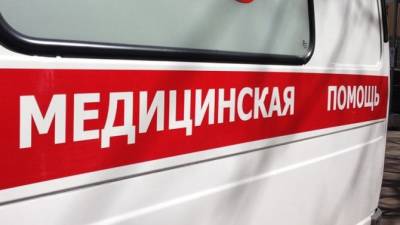 В Астрахани ВАЗ сбил женщину и врезался в иномарку