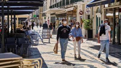 Португалия опасается четвертой волны коронавируса из-за "Дельта" штамма