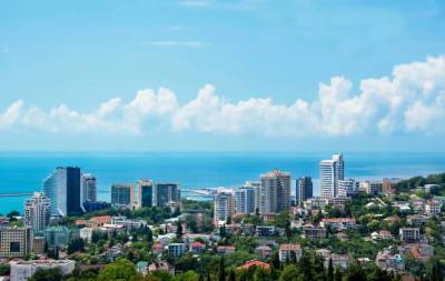 Бизнес и туроператоры попросили власти Кубани смягчить ковидные ограничения для отдыхающих