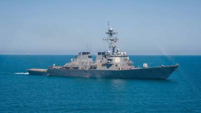 USS Ross вошел в Черное море