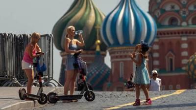 МЧС предупредило москвичей о сильной жаре в воскресенье