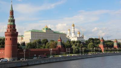 Кремль опроверг введение ограничений для непривитых чиновников