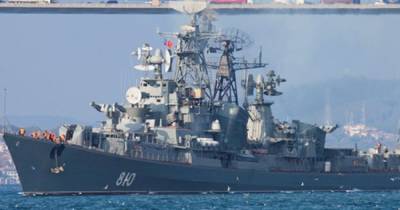 Россия внезапно решила провести учения "под носом" британского авианосца в Средиземном море