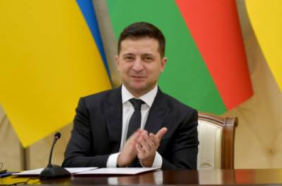 Украинские депутаты обвинили Зеленского в попытке сдать часть страны России