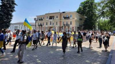 Мегамарш вышиванок в Одессе: яркие фото и видео шествия