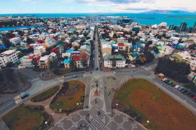 Исландия первой в Европе убрала все коронавирусные ограничения