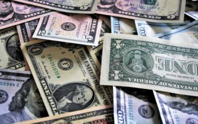 Владимир Брагин - Курс доллара падает: Аналитики рассказали, стоит ли покупать валюту сейчас - actualnews.org