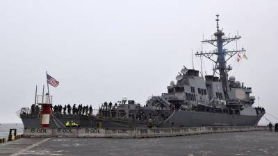 Черноморский флот России следит за американским ракетным эсминцем