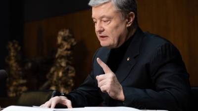 Порошенко раскритиковал идею Зеленского о проведении референдума по Донбассу