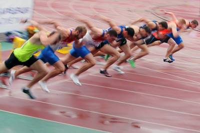 Российских легкоатлетов в нейтральном статусе допустили до Олимпиады
