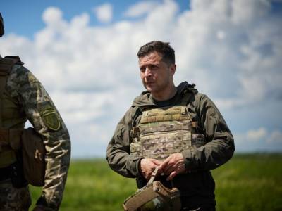 Сегодня к границе Украины стянуто около 100 тыс. российских военных – Зеленский