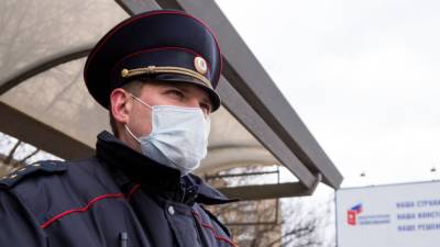 Москвичка укусила полицейского из-за просьбы надеть маску