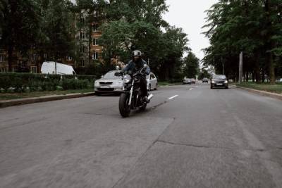 В Оренбурге на Салмышской авария с мотоциклом