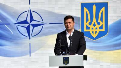 Зеленский потребовал от ФРГ дать ответ на вопрос о принятии Украины в НАТО