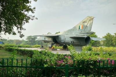Два взрыва прогремело на авиабазе индийских ВВС